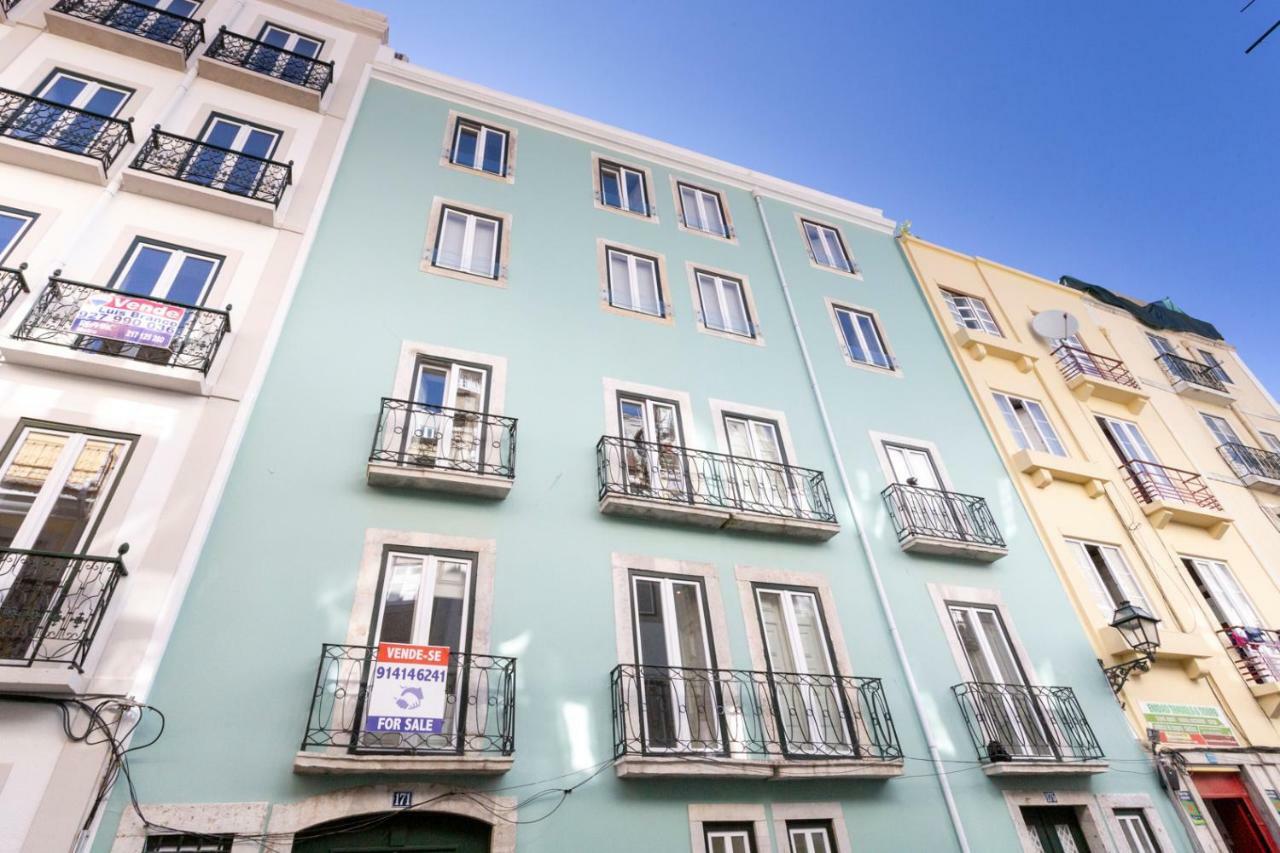 Altido Chic 1br Apt With Balcony Close By Graca Viewpoint And Tram Stops Lissabon
