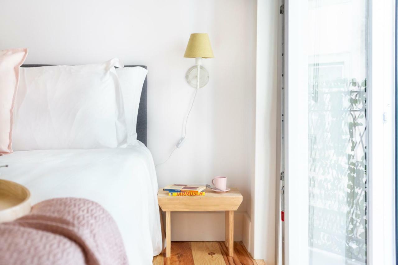Apartment Altido Chic 1br Apt With Balcony Close By Graca Viewpoint And Tram Stops Lissabon