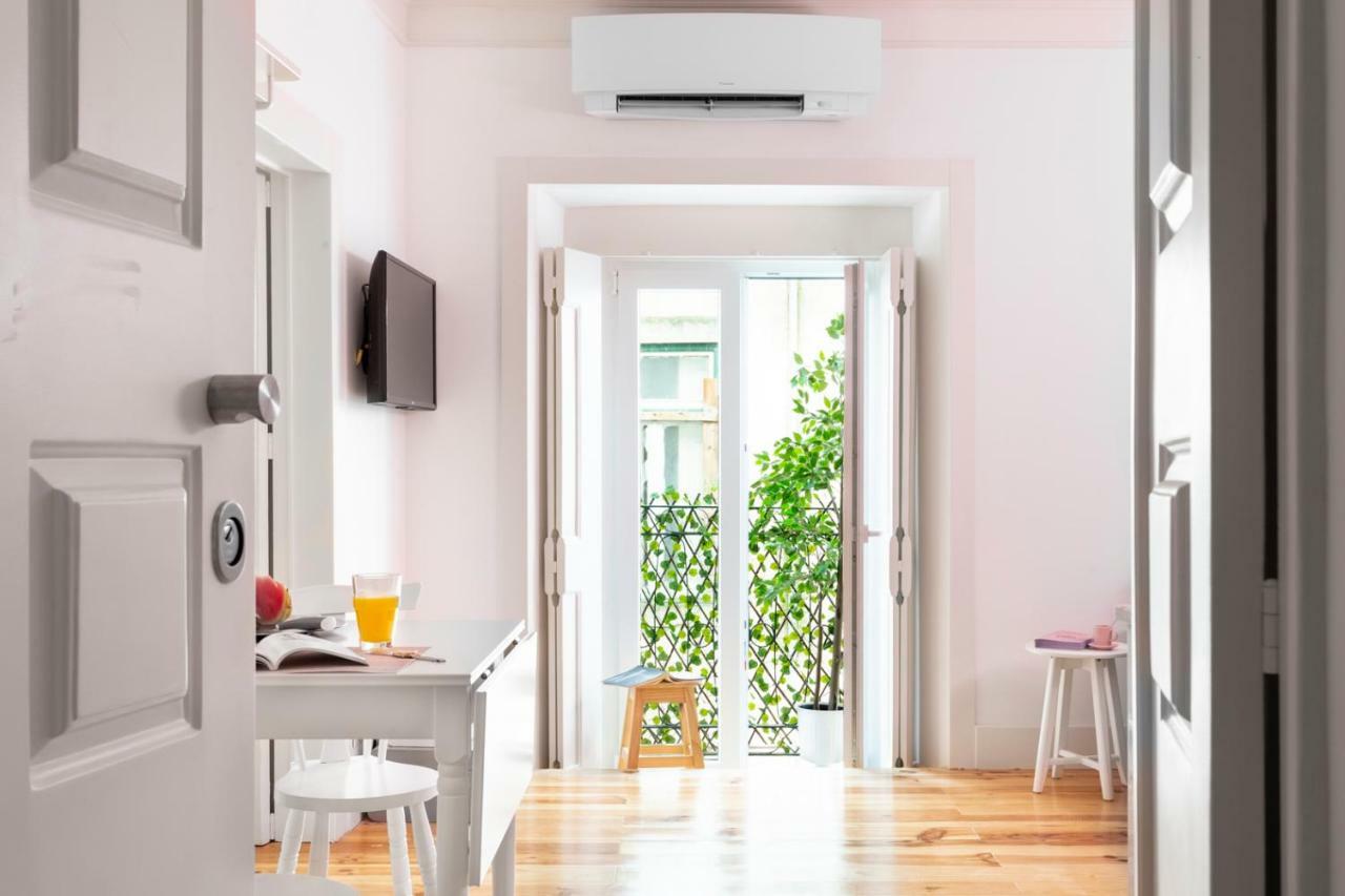 Apartment Altido Chic 1br Apt With Balcony Close By Graca Viewpoint And Tram Stops Lissabon