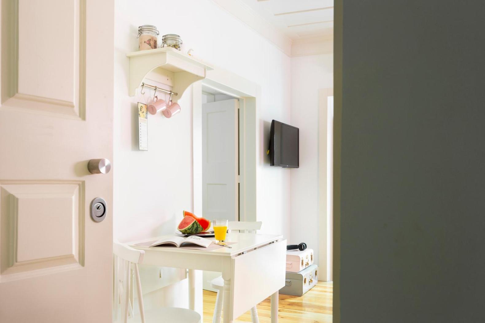 Altido Chic 1br Apt With Balcony Close By Graca Viewpoint And Tram Stops Lejlighed Lisboa