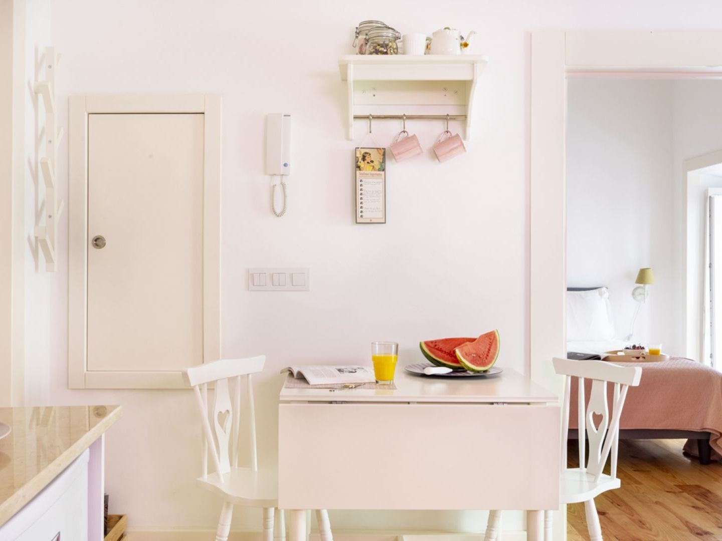 Altido Chic 1br Apt With Balcony Close By Graca Viewpoint And Tram Stops Lissabon