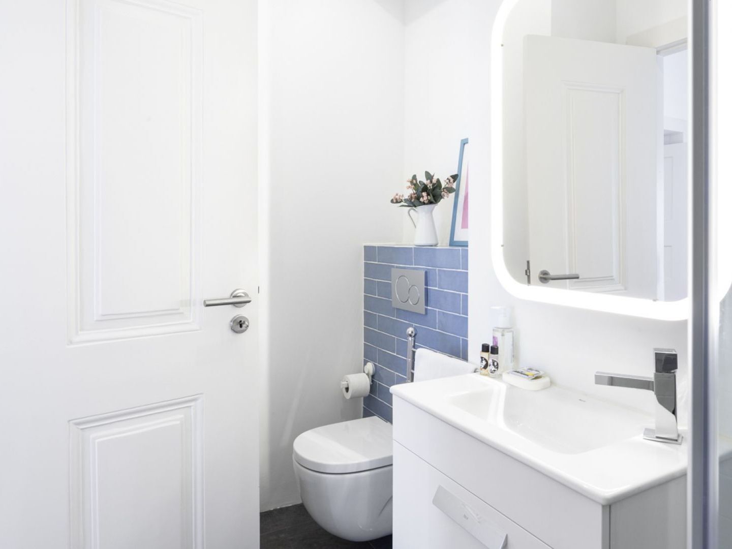 Altido Chic 1br Apt With Balcony Close By Graca Viewpoint And Tram Stops * Lissabon